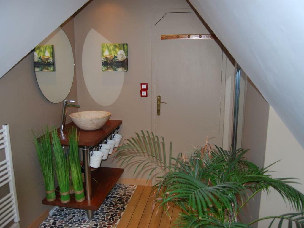 Maison Avec Piscine Et Sauna A Vire Екстериор снимка